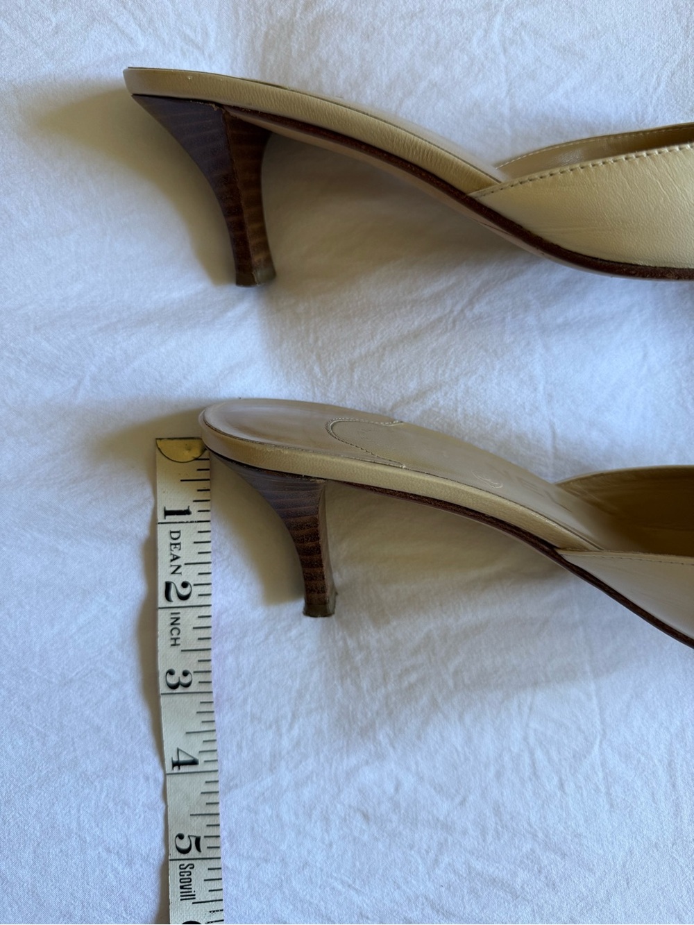 CHANEL Vintage Rare Cream and Beige Leather Pointed Mule with Bow and CC logo - Picture 7 of 13